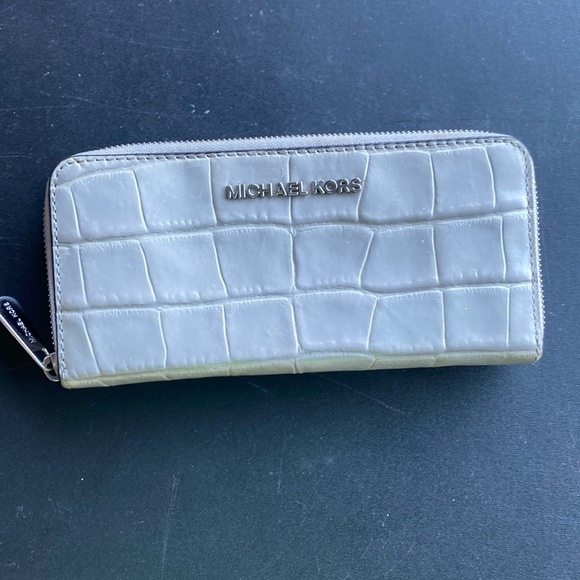 Handbags - Micheal Kors large wallet